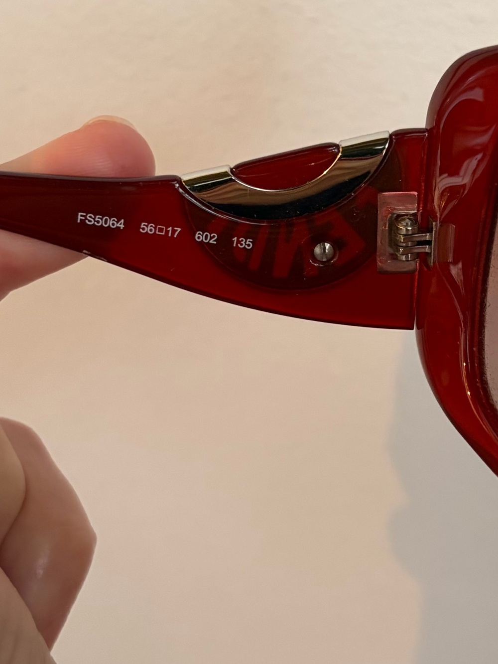 FENDI Oversized Women's Sunglasses - Picture 5 of 5
